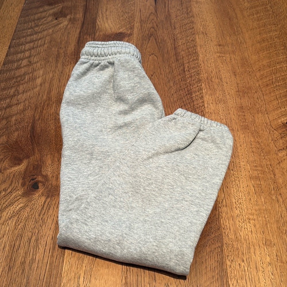 Gap Boy’s Grey Joggers Size S (6-7)